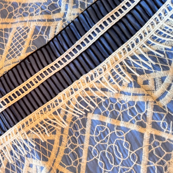 GIANNI BINI Mona Tiered Crochet Lace Blue & White Midi Dress - Picture 13 of 15